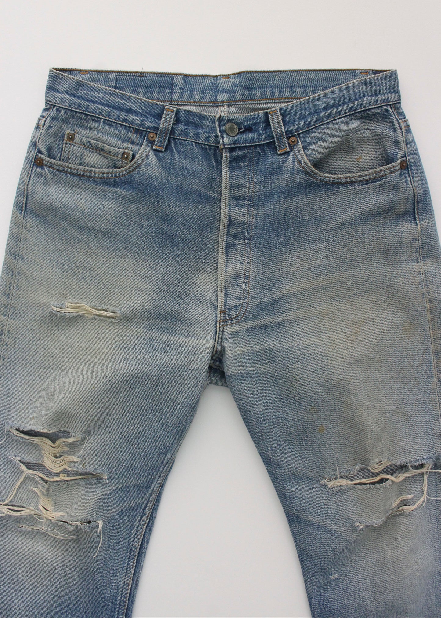 80s Distressed Levi's 501 half w34 L26