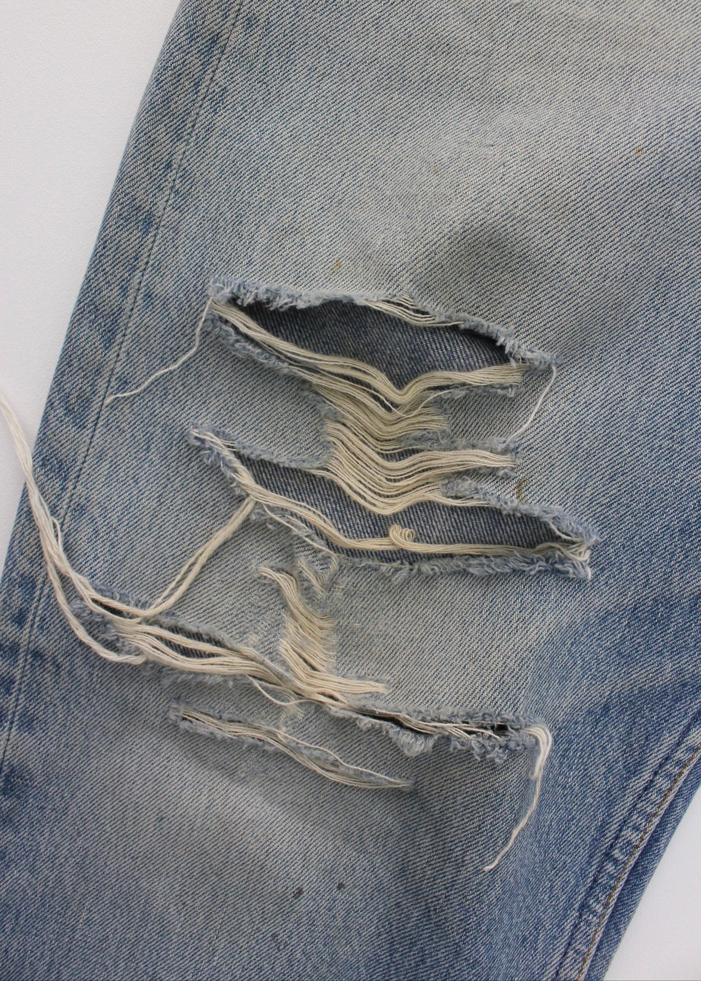 80s Distressed Levi's 501 half w34 L26