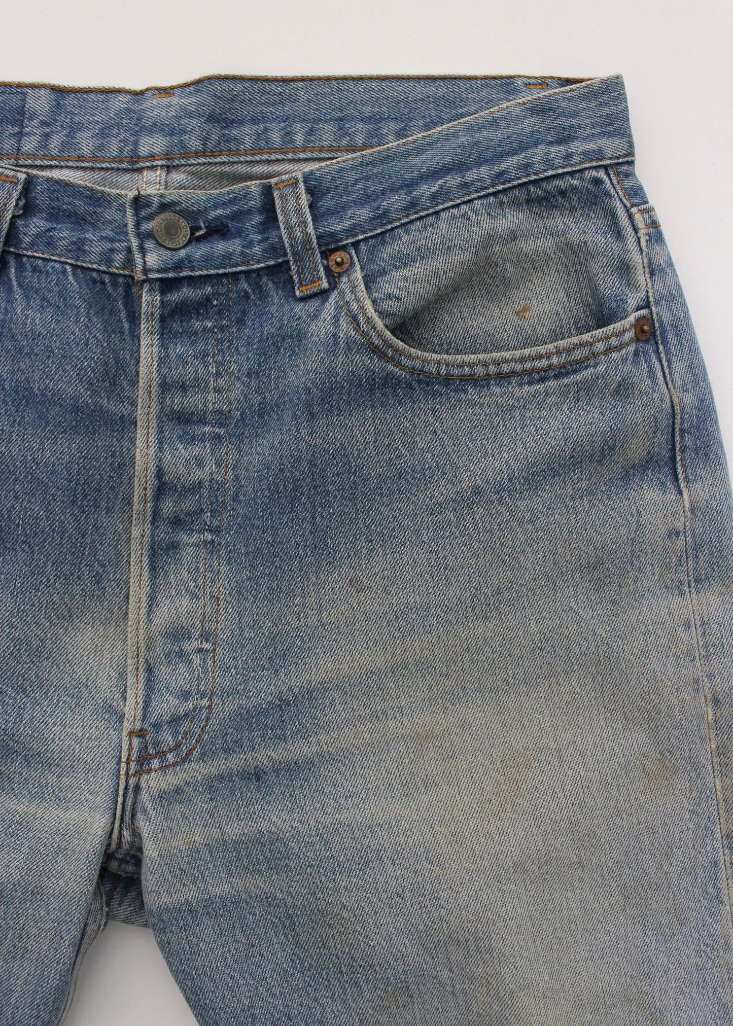 80s Distressed Levi's 501 half w34 L26