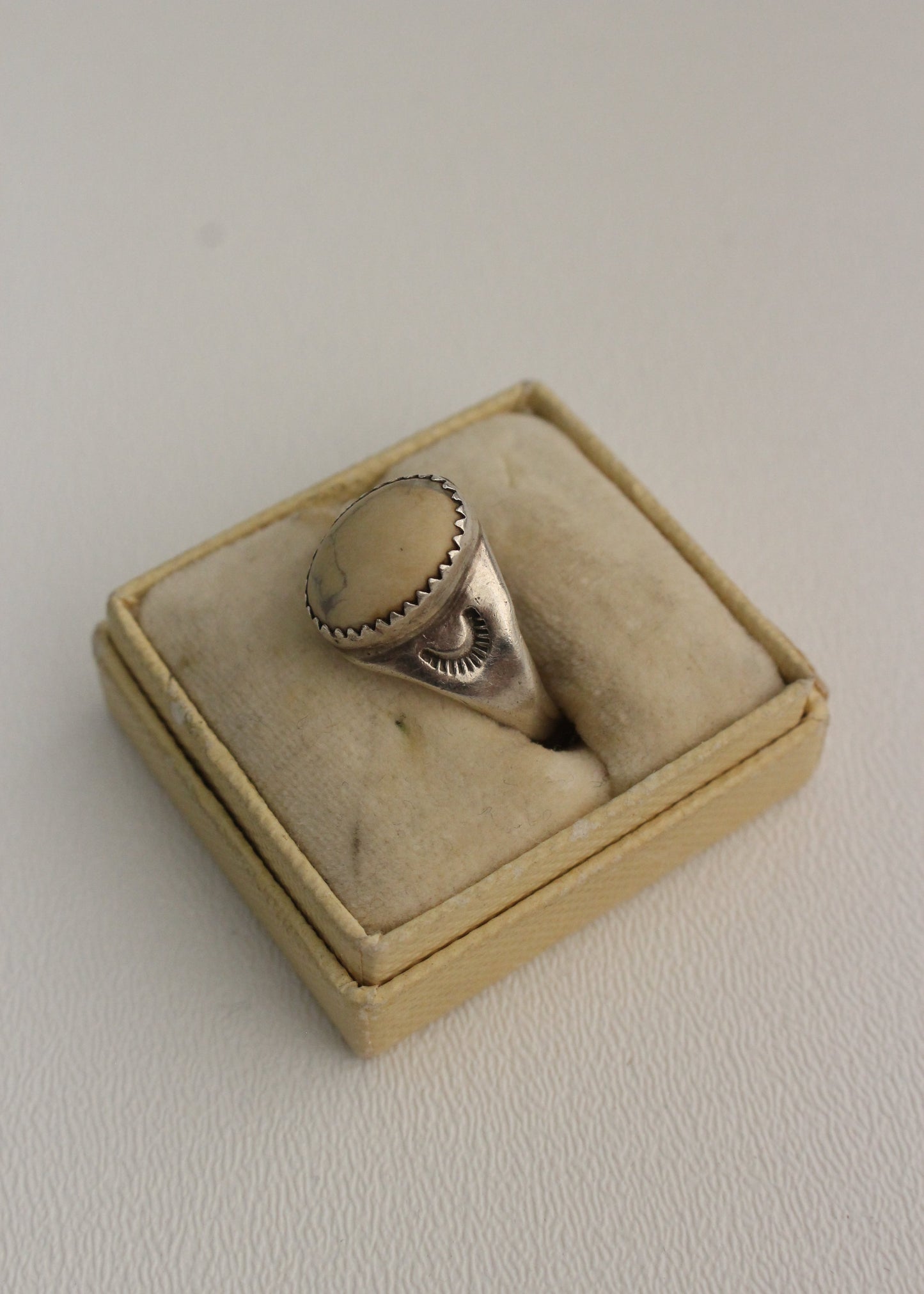 BeigeStone Sterling Silver Ring 10
