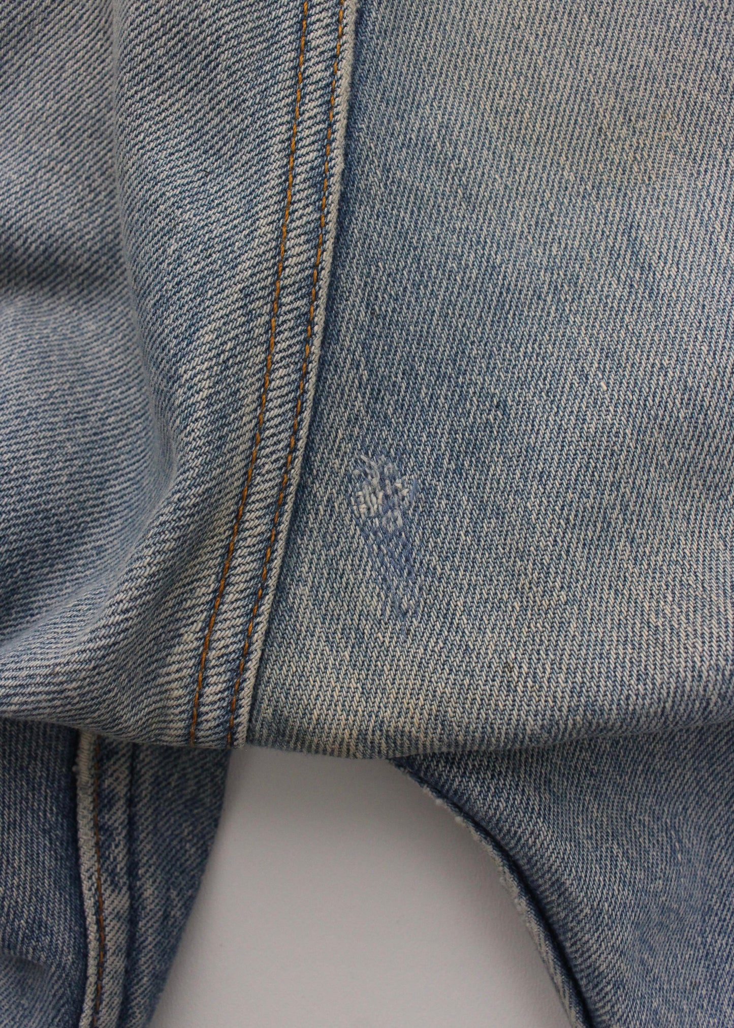 80s Distressed Levi's 501 half w34 L26