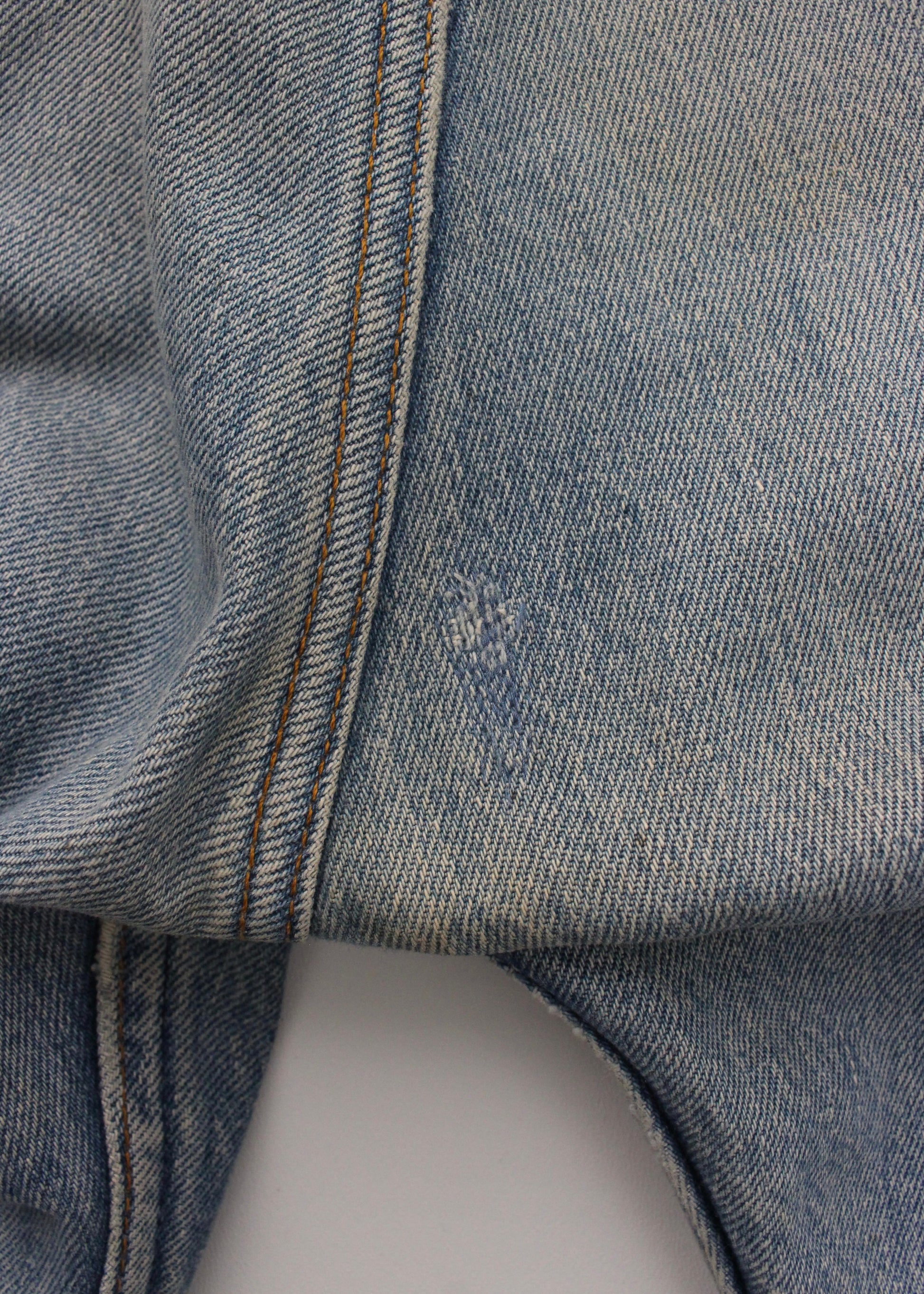 80s Distressed Levi's 501 half w34 L26