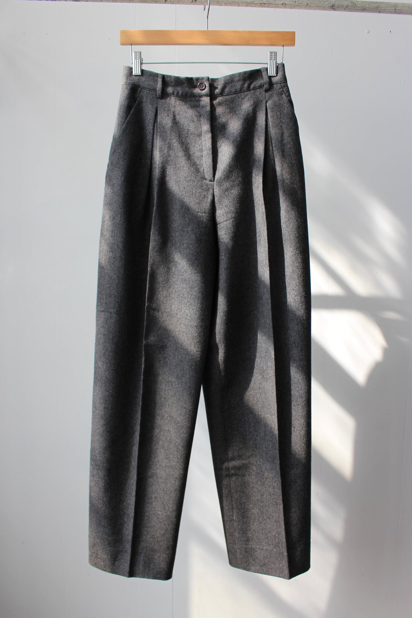 Valentino wool tuck pants w26.5